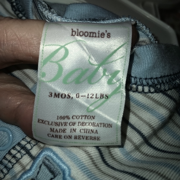 3 months Bloomingdales baby boy train footie outfit - Picture 5 of 6